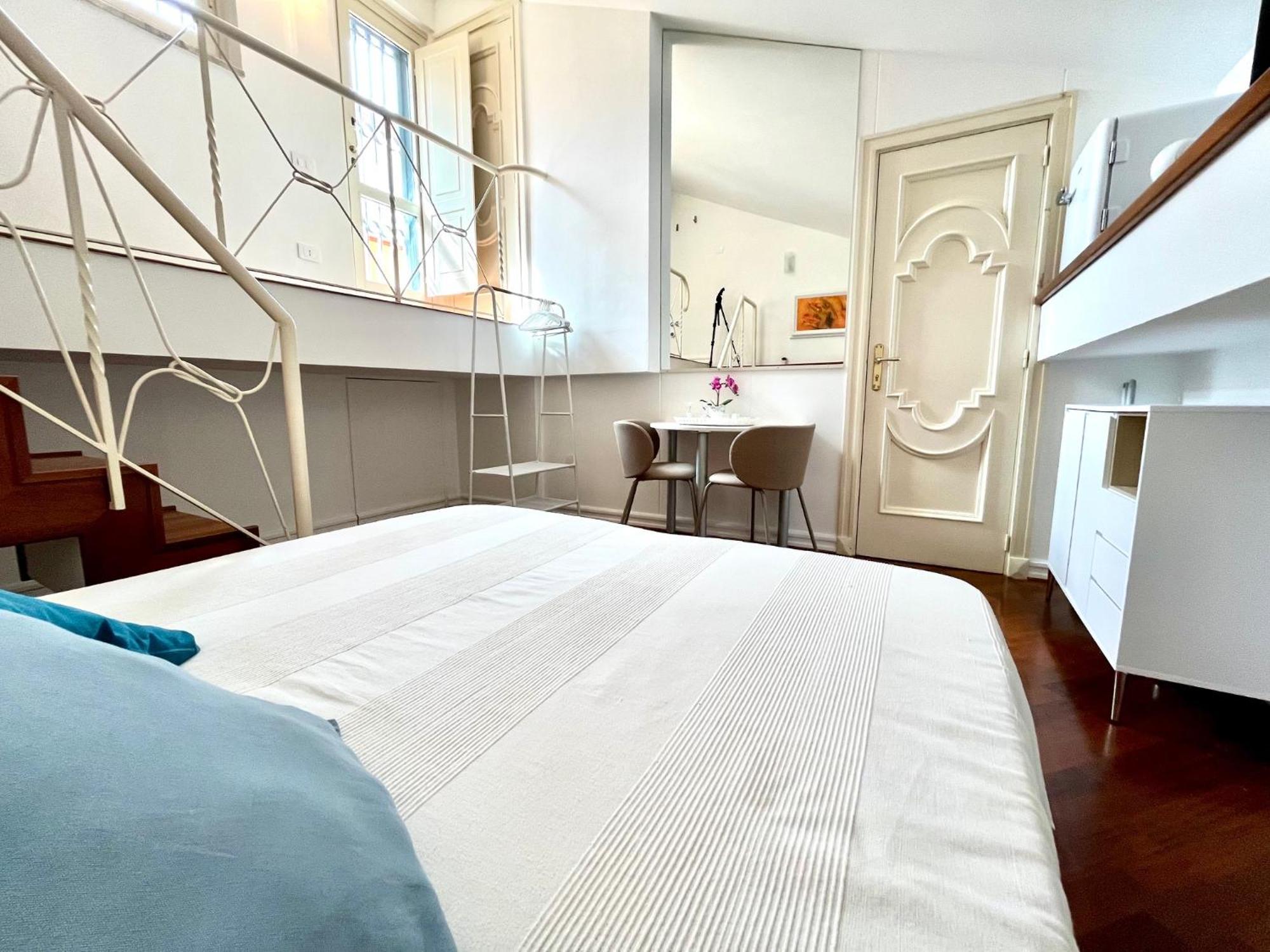 Bella Domus Suites Salerno Ngoại thất bức ảnh